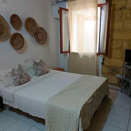 Alojamento de Acomodação e Pequeno-almoço Cala Luna 3*